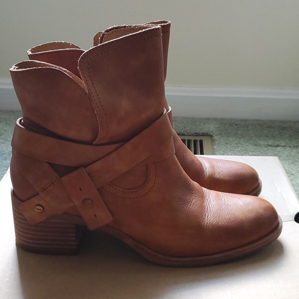 Ugg W Elora Booties